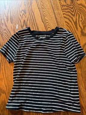 Old Navy Black and White Striped Short Sleeve Tee